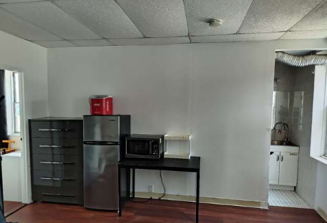 法拉盛二楼一房一厅，设施齐全可拎包入住 - 房屋租赁 图片4