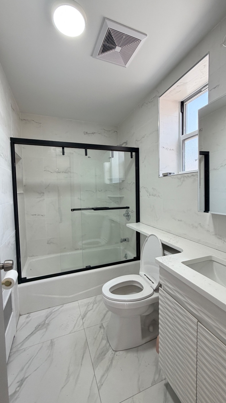  Elmhurst 二楼：3房1卫大厅$3000 - 房屋租赁 图片1