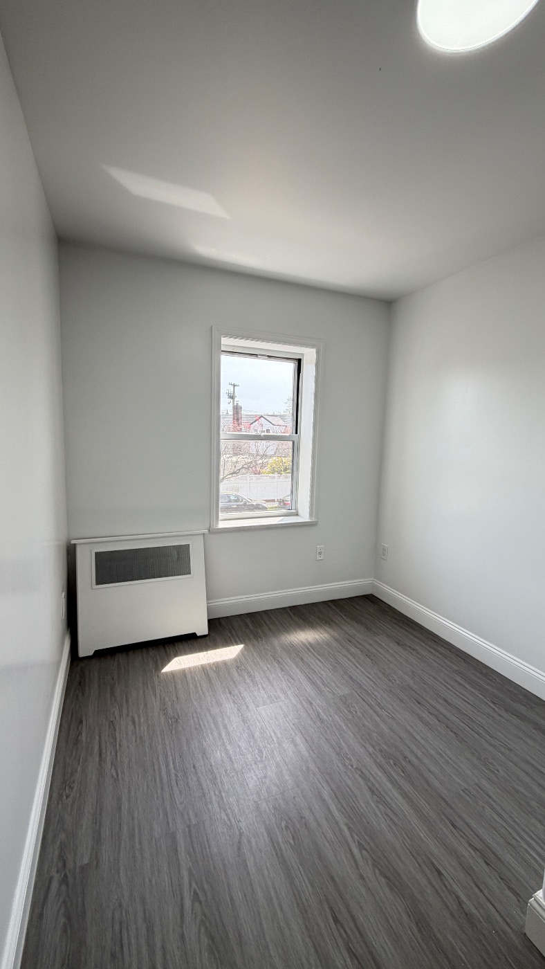  Elmhurst 二楼：3房1卫大厅$3000 - 房屋租赁 图片5