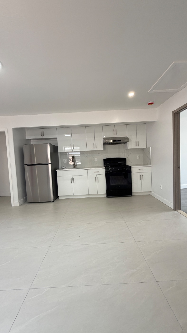  Elmhurst 二楼：3房1卫大厅$3000 - 房屋租赁 图片6