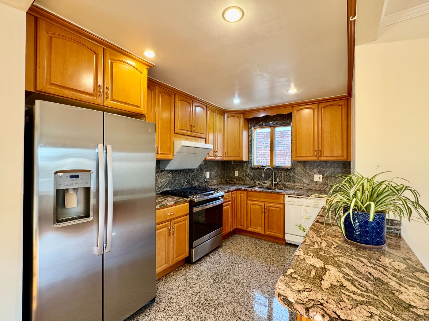 纽约市贝赛区（Bayside）一楼整层出租3房2厅2卫 - 房屋租赁 图片2