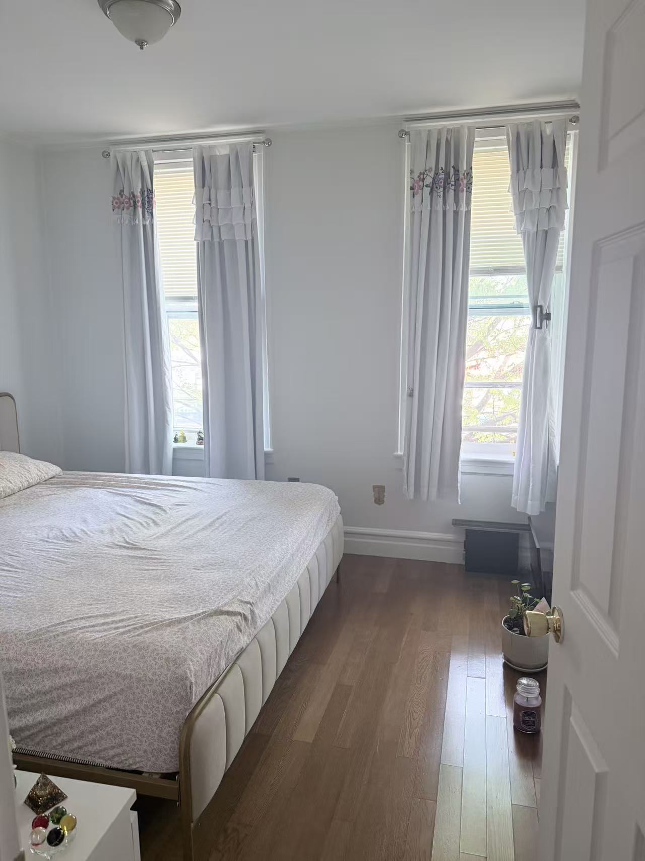 纽约小颈（Little Neck）出租一套房 - 房屋租赁 图片1