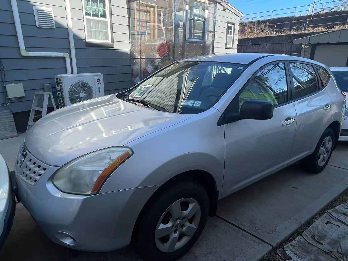 2010年日产Rogue S AWD (四驱版)，银色 - 二手闲置 图片5