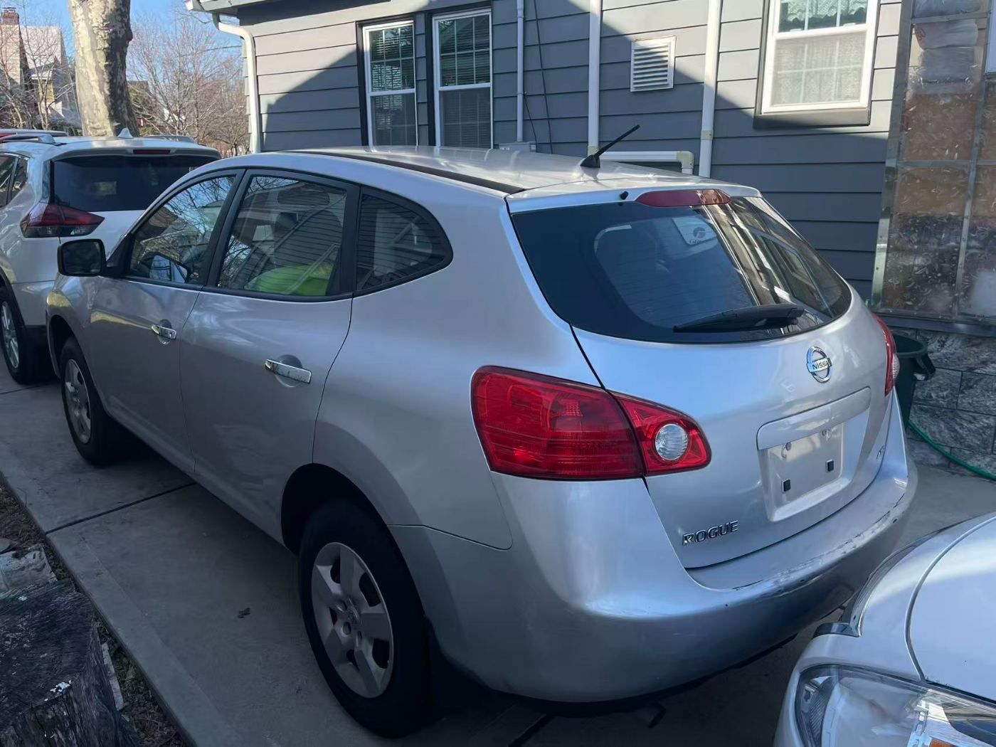 2010年日产Rogue S AWD (四驱版)，银色 - 二手闲置 图片6