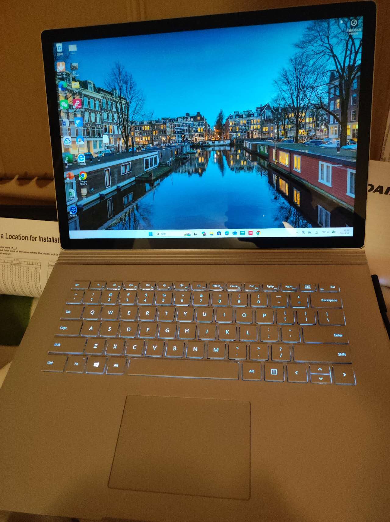 二手的微软Surface Book 2笔记本电脑
