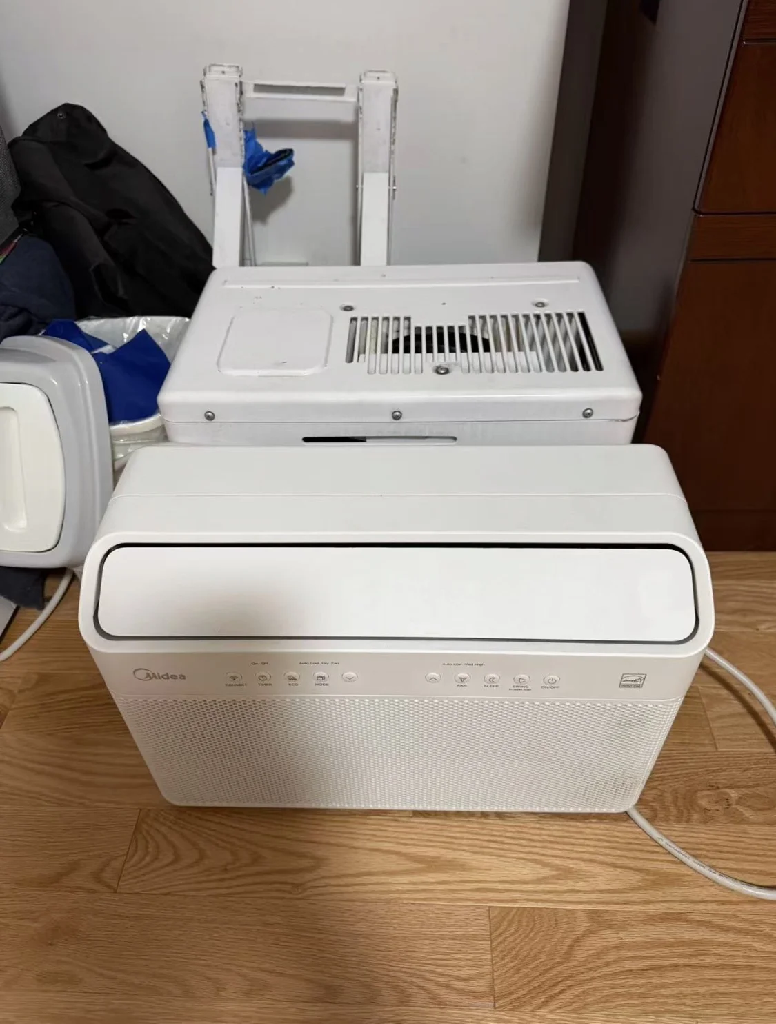 99成新美的大空调