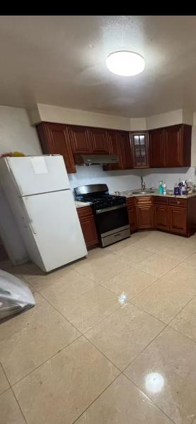 法拉盛37Ave147街近北方大道House 一楼 二房一厅一卫出租