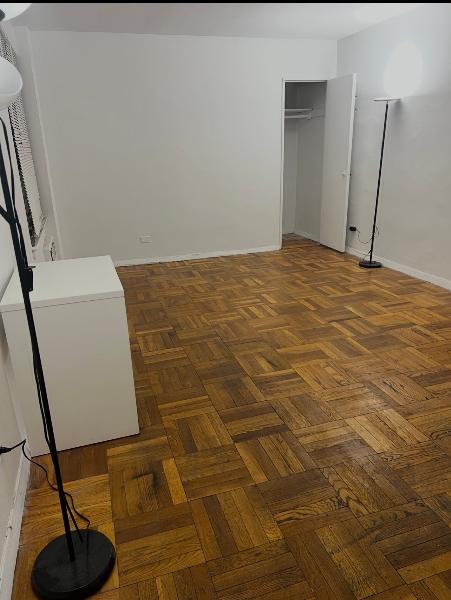 法拉盛主卧大单发出租；Bowne st