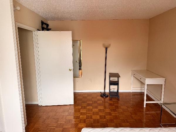 109分局大停车场旁阳光大单房出租，近main街 地铁 海底捞 - 房屋租赁 图片2