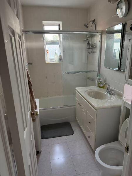 92ST 55TH AVE ELMHURST 二楼阳光单房出租