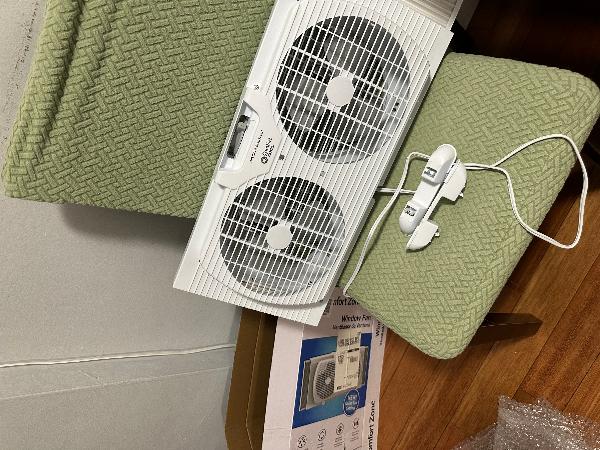 出全新排气扇30，原价42买的，法拉盛41交帕森附近自取，9176092686 有图 - 二手闲置 图片1