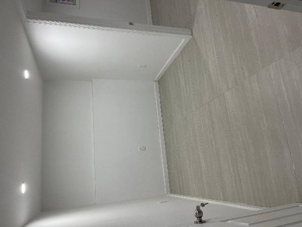 法拉盛全新装修两房一廳半土庫出租