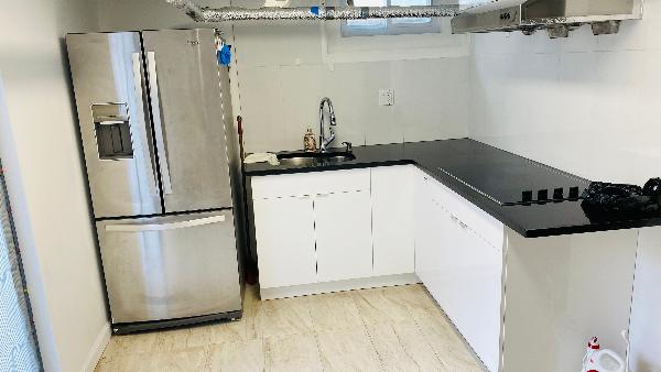 Bayside 26好学区，56AVE 204st. 土库两室一厅一卫一厨独立出租 - 房屋租赁 图片1