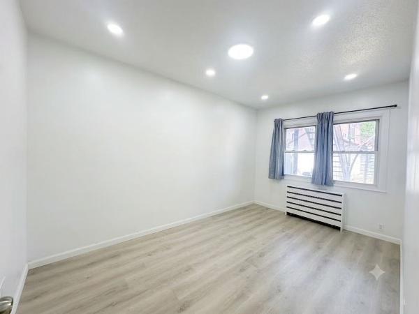 🏠最新出租，法拉盛东，45大道163街，全新，可转成2房一厅，带后院，包水不包其他，无佣金！请致电929-332-5... - 房屋租赁 图片1