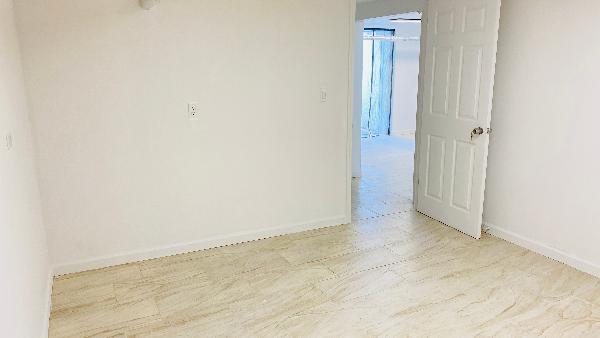 Bayside 26好学区，56AVE 204st. 土库两室一厅一卫一厨独立出租 - 房屋租赁 图片3