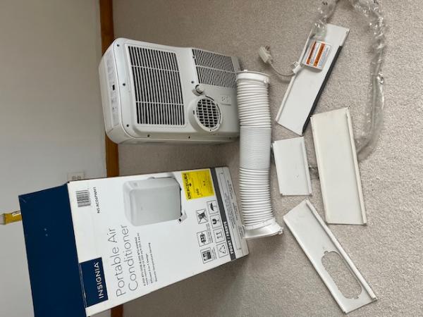 8000 BTU “Insignia”牌 移动式空调 $150 法拉盛自取 - 二手闲置 图片1