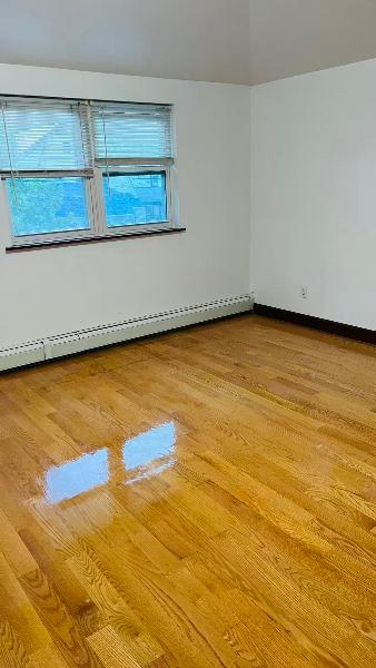 法拉盛二楼两房一厅一厨一卫全新砖屋 - 房屋租赁 图片1